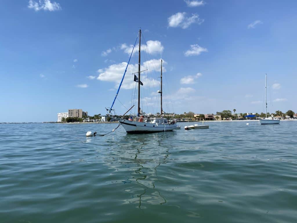 Red Tide St Pete - Photo of Boca Ciega Bay boat in the water on the way to Gulfport, FL