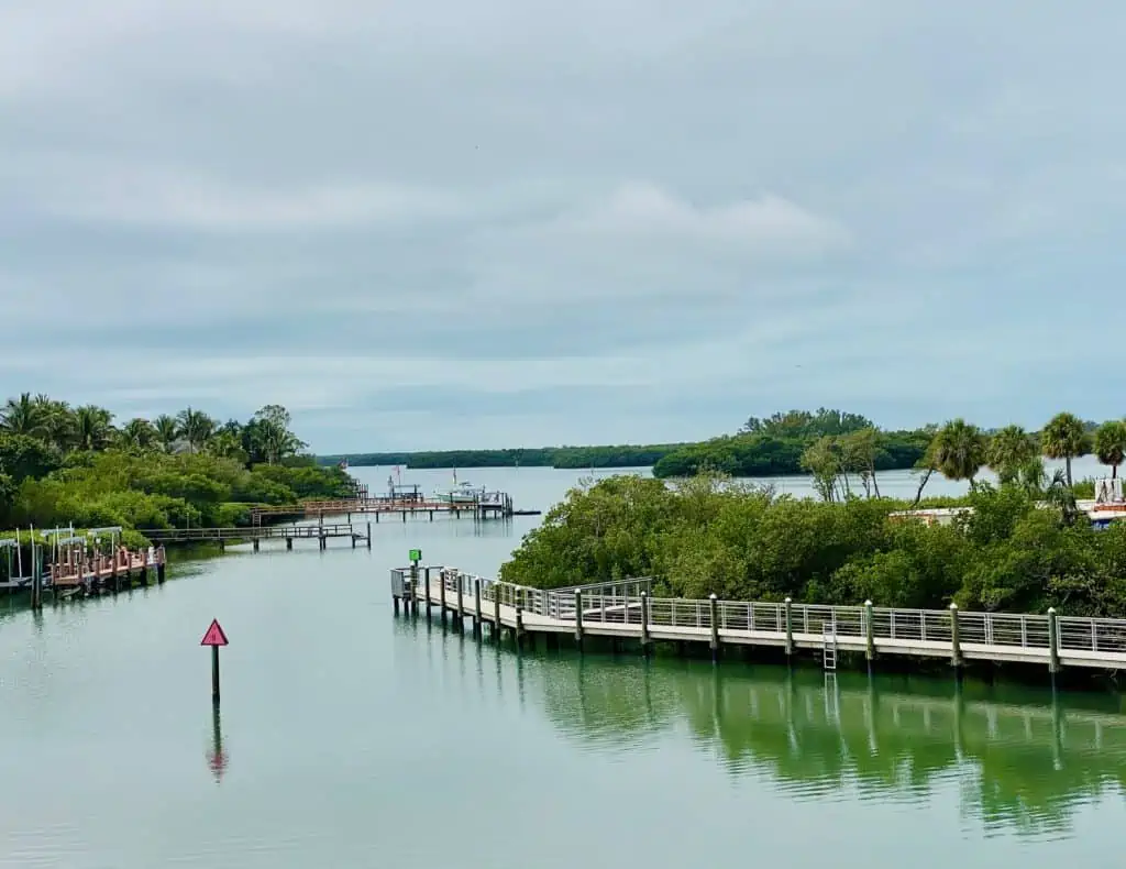Tampa Bay Restaurants with Boat Docks in Tierra Verde