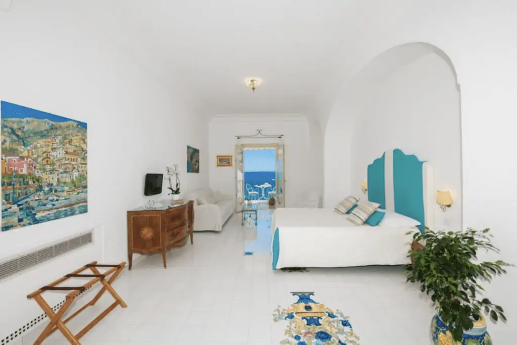  Boutique Hotels Amalfi Coast - Alcione Residence has large spacious apartments with sea views.