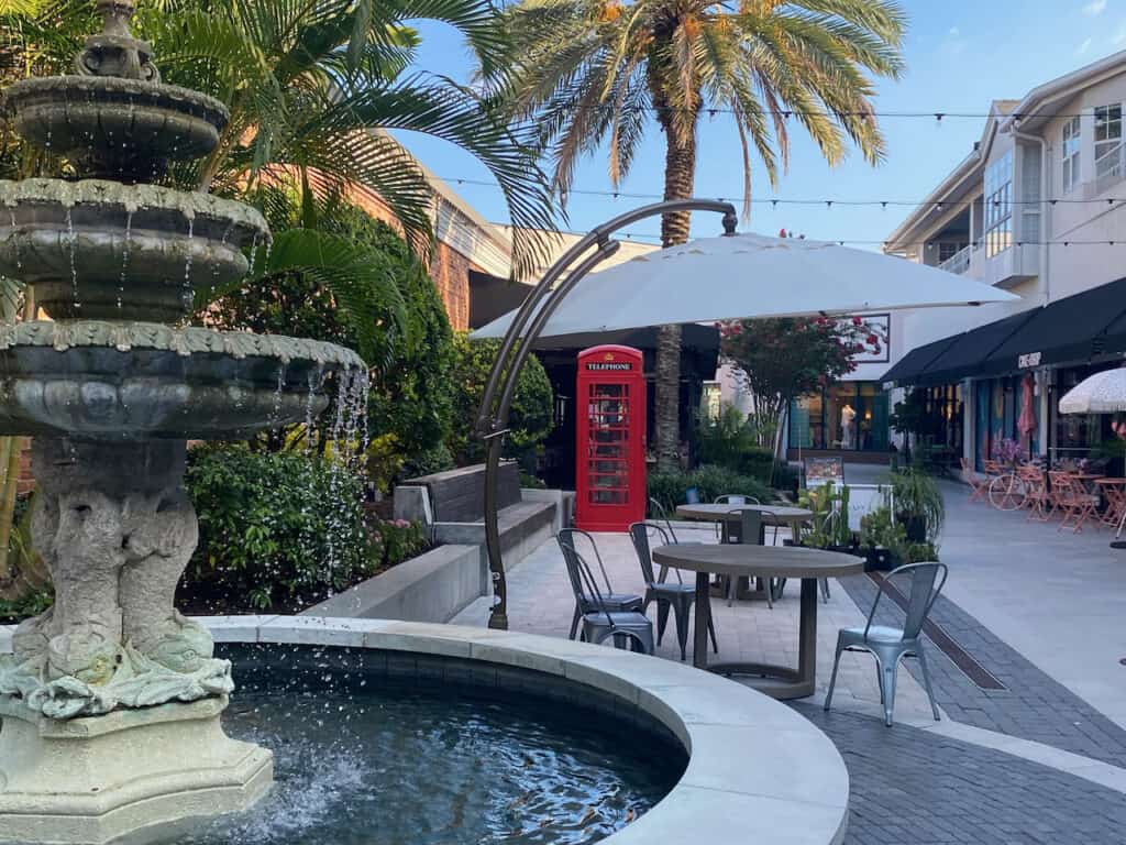 Hyde Park Village Tampa
Hyde Park Village Shops
Photo of the shops of Hyde Park Village on the shopping strip with the fountain.