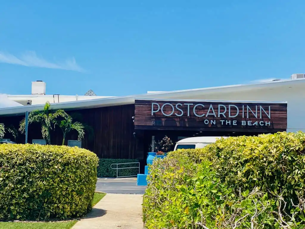 Post Card Inn is known for having one of of the most well known saint petersburg bars on the beach.  Showing the entrance.