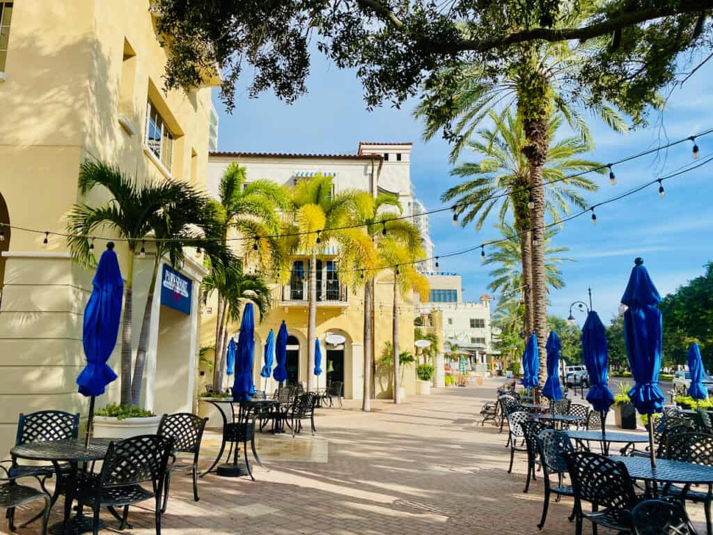 Outdoor seating area at Parkshore Grill St Petersburg