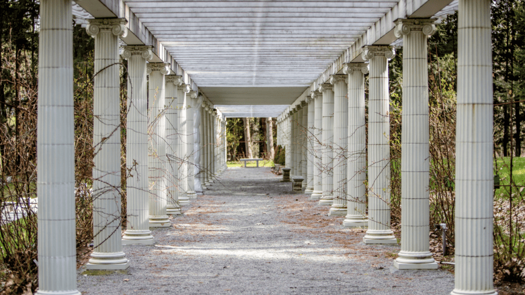 Yaddo Gardens showing the columns entrance