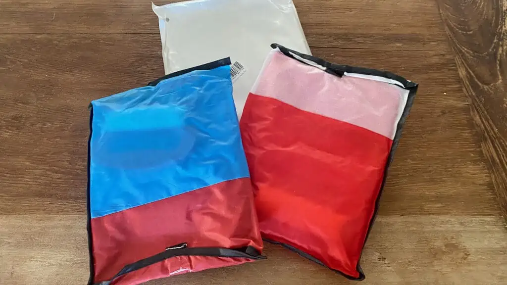 photo shows two best beach kites and their packaging 